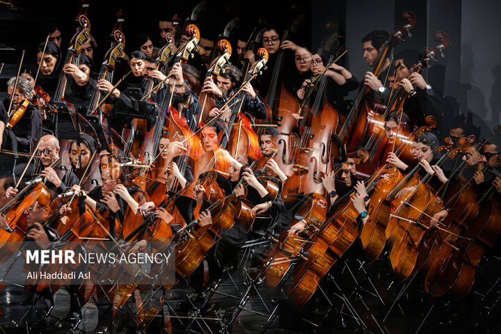 از شنیدن سرود «قلب های بی قرار» تا برگزاری «شب خوزستان»