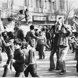 جوانان در صف نخست پیروزی انقلاب اسلامی