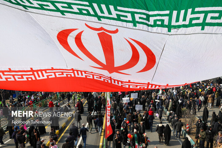 مردم قزوین: با حضور در ۲۲ بهمن دشمن را مأیوس می‌کنیم