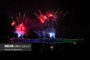 نورافشانی در تپه نورالشهدا شهرکرد