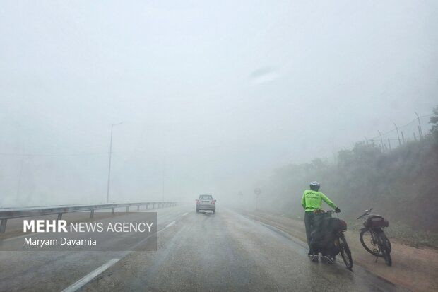 محمدی: مه غلیظ  گردنه های کوهستانی استان زنجان را فرا گرفته است