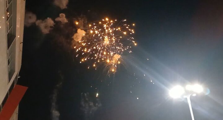 جشن انقلاب در آذرشهر با نورافشانی و طنین الله‌اکبر