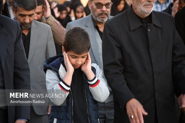 برگزاری جشن تکلیف ۹۳ دانش‌آموز رودانی در جوار امامزاده شاه قطب‌الدین