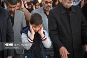 برگزاری جشن تکلیف ۹۳ دانش‌آموز رودانی در جوار امامزاده شاه قطب‌الدین