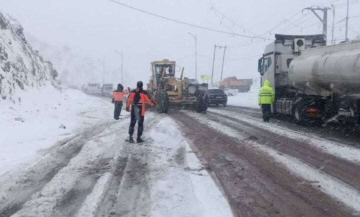 معاون راهداری کردستان: خطر وقوع بهمن در گردنه ژالانه وجود دارد