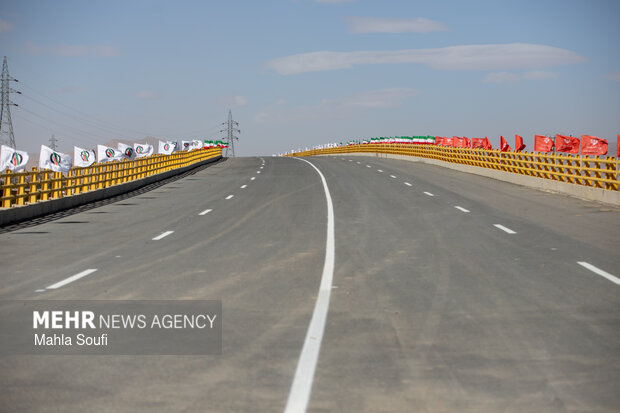 بهره‌برداری از ۳۱ کیلومتر بزرگراه و ۳۶۹۹ مسکن در کرمانشاه