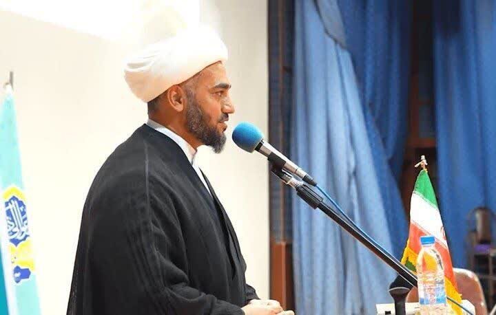 امام جمعه بم: تقوا و ولایت‌ مداری رمز آرامش، مقاومت و پیشرفت جامعه است