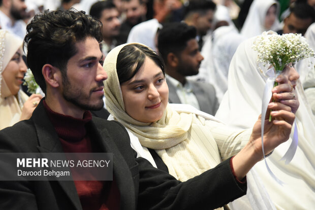 جشن ازدواج ۳۱۳ زوج بسیجی در مشهد