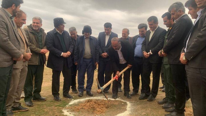 طرح پخش سیلاب و مدیریت رواناب بهمئی کلنگ زنی شد