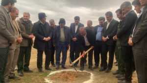 طرح پخش سیلاب و مدیریت رواناب بهمئی کلنگ زنی شد