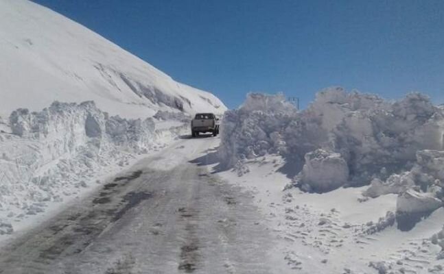 درخواست کشاورزان کوهرنگی برای اختصاص ماشین آلات سنگین برای برفروبی