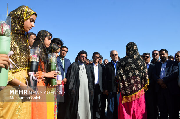 افتتاح و کلنگ‌زنی پروژه‌های شهرستان میناب و رودان در دهه فجر