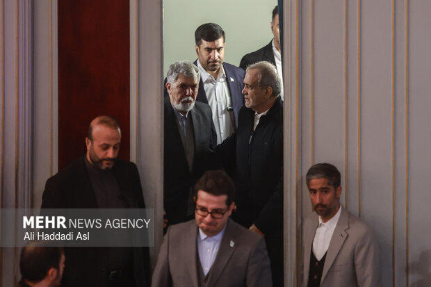 آئین اختتامیه چهل و سومین جایزه کتاب سال جمهوری اسلامی ایران