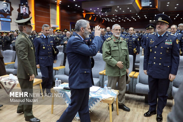 دیدار فرماندهان و کارکنان نیروی هوایی و پدافند هوایی با رییس ستاد کل نیروهای مسلح