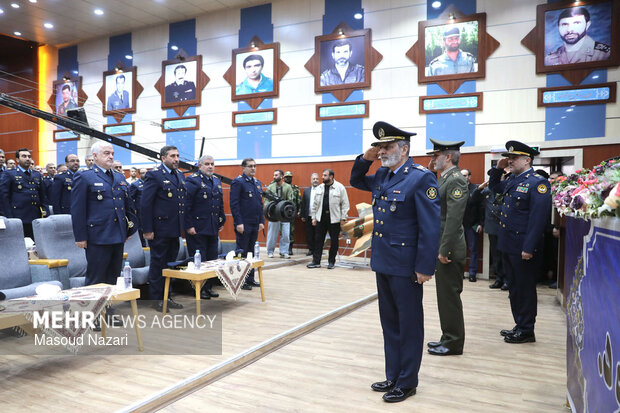 دیدار فرماندهان و کارکنان نیروی هوایی و پدافند هوایی با رییس ستاد کل نیروهای مسلح