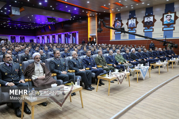 دیدار فرماندهان و کارکنان نیروی هوایی و پدافند هوایی با رییس ستاد کل نیروهای مسلح