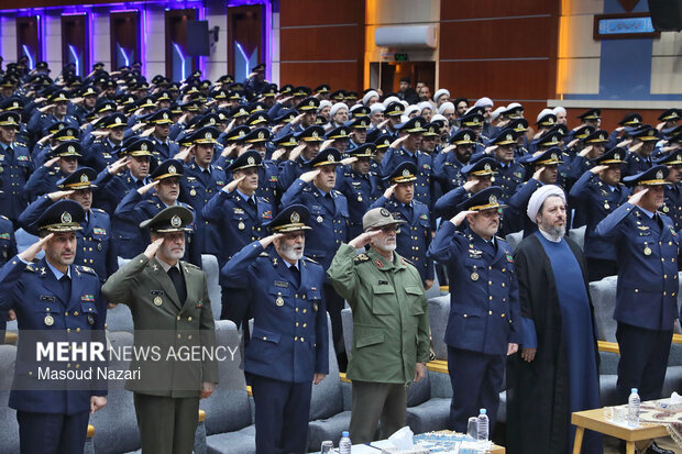 دیدار فرماندهان و کارکنان نیروی هوایی و پدافند هوایی با رییس ستاد کل نیروهای مسلح