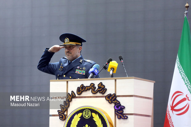 دیدار فرماندهان و کارکنان نیروی هوایی و پدافند هوایی با رییس ستاد کل نیروهای مسلح