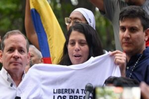 آزادی دو چهره برجسته مخالف در ونزوئلا پیش از تصویب قانون عفو عمومی
