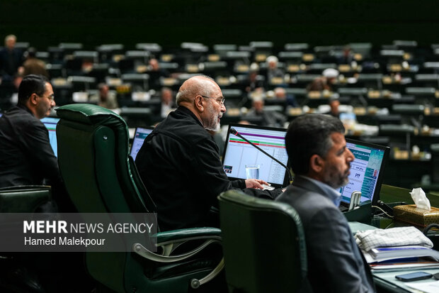 جلسه غیرعلنی مجلس با حضور رئیس ستاد کل نیروهای مسلح و وزیر امور خارجه