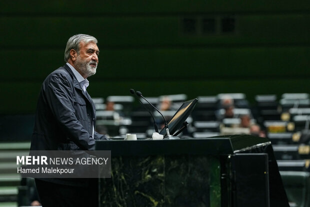 جلسه غیرعلنی مجلس با حضور رئیس ستاد کل نیروهای مسلح و وزیر امور خارجه