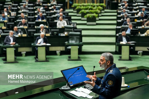 جلسه غیرعلنی مجلس با حضور رئیس ستاد کل نیروهای مسلح و وزیر امور خارجه