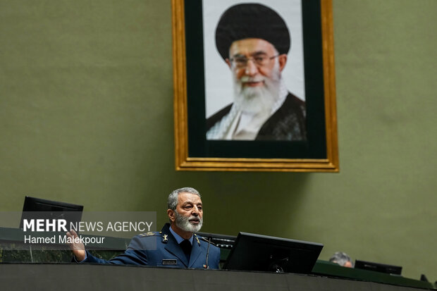 جلسه غیرعلنی مجلس با حضور رئیس ستاد کل نیروهای مسلح و وزیر امور خارجه