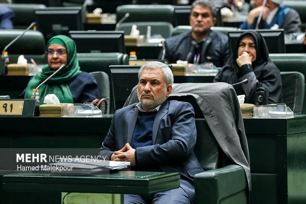 جلسه غیرعلنی مجلس با حضور رئیس ستاد کل نیروهای مسلح و وزیر امور خارجه