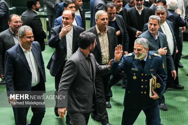 جلسه غیرعلنی مجلس با حضور رئیس ستاد کل نیروهای مسلح و وزیر امور خارجه