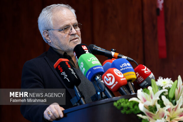 آیین بدرقه کاروان خانواده معظم شهدا وایثارگران به عتبات عالیات