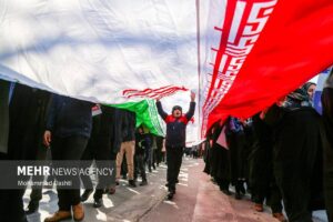 صفوف به هم پیوسته ملت ایران در راهپیمایی ۲۲ بهمن مایه وحشت دشمنان