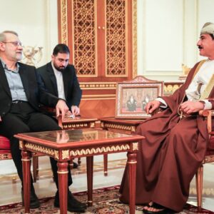 لاریجانی با وزیر دفتر سلطنتی عمان دیدار و گفتگو کرد