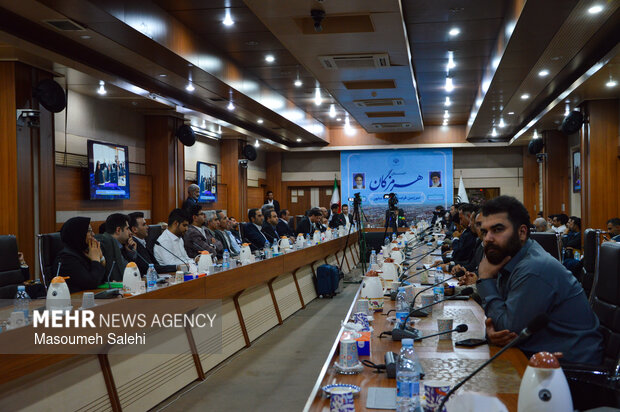 سفر وزیر ارتباطات به بندرعباس