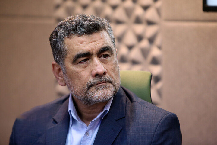 با نقد ادبی، ادبیات انقلاب رشد می‌کند/ شعر هم قدم با رسانه پیش می‌رود