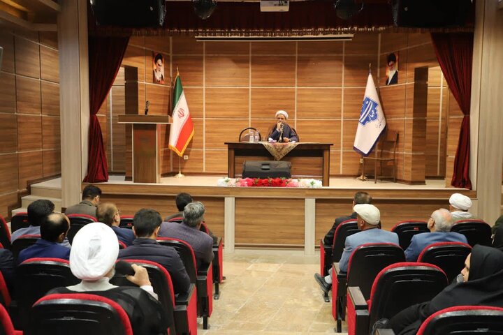 طهماسبی: دانشگاهیان از سیاست‌زدگی در مواجهه با مسائل اجتماعی دوری کنند