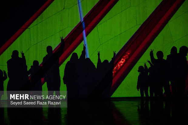 نورپردازی سه بعدی ونورافشانی به مناسبت سالگردپیروزی انقلاب اسلامی