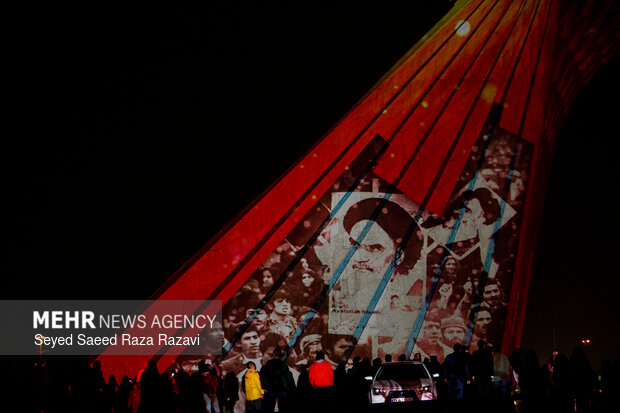 نورپردازی سه بعدی ونورافشانی به مناسبت سالگردپیروزی انقلاب اسلامی