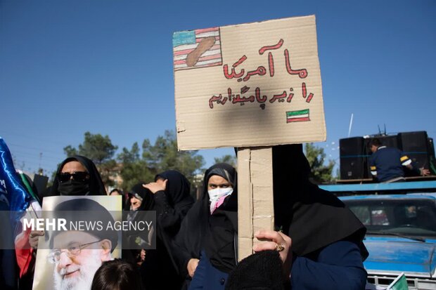 دیار ۳ هزار شهید استان سمنان پاسخ داد: «دشمن باز هم کور خوانده است»