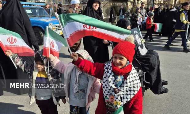 حماسه ۲۲ بهمن در دیار ۳هزار شهید؛ استان سمنان یک‌صدا علیه استکبار