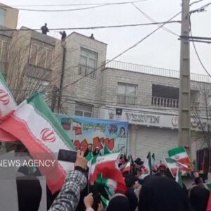 حضور پرشور مردم ورامین در راهپیمایی ۲۲ بهمن