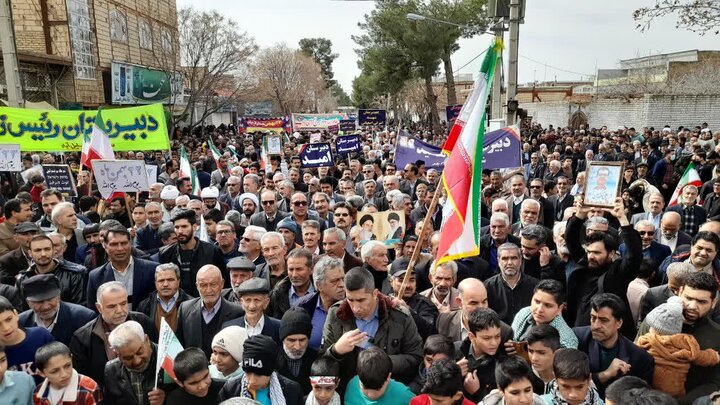 یحیی‌آبادی‌ها یکپارچه در راهپیمایی ۲۲ بهمن