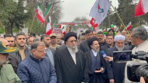 همگام با ملت؛ مسئولان در صف اول حمایت از انقلاب