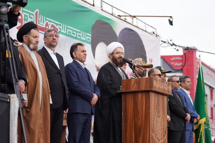 ملت ایران مسیر عزت و استقلال را پله پله طی کرده است