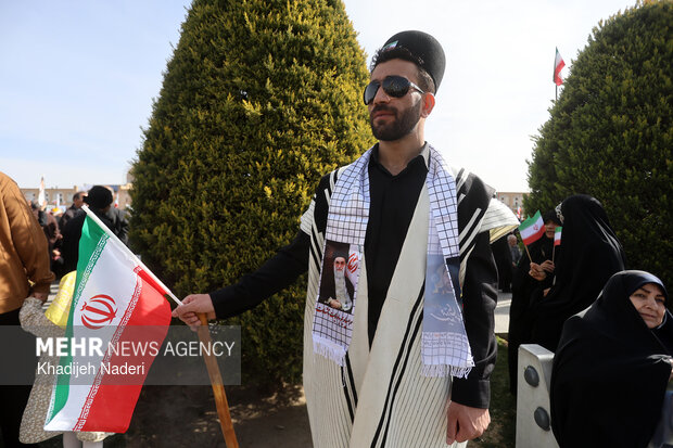 ۲۲ بهمن در اصفهان؛ روایت همبستگی نسل‌ها زیر پرچم ایران