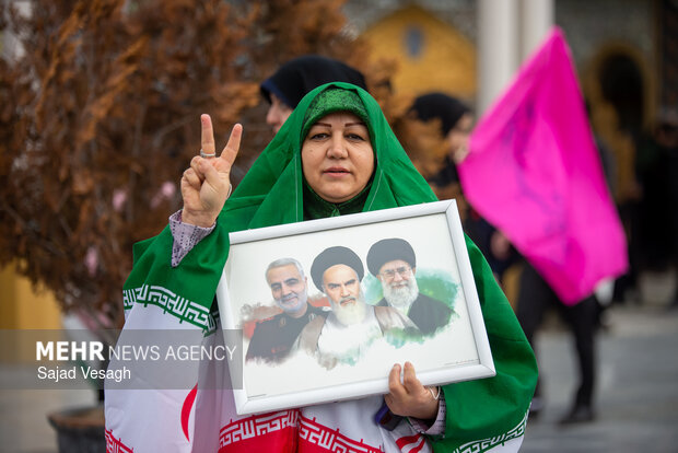 خروش آرادانی‌ها در راهپیمایی یوم الله ۲۲ بهمن
