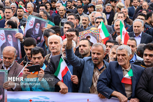 حضور پرشور زنجانی‌ها در راهپیمایی یوم‌الله ۲۲ بهمن؛ تکرار حماسه حضور