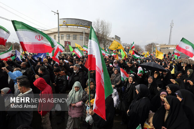 راهپیمایی ۲۲ بهمن در زنجان