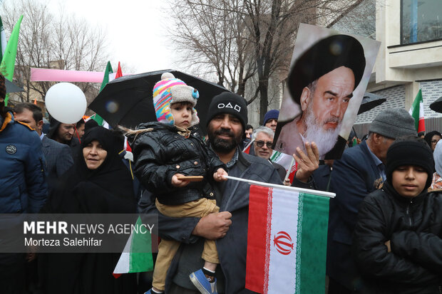 حضور باشکوه زنجانی ها در حماسه راهپیمایی ۲۲ بهمن