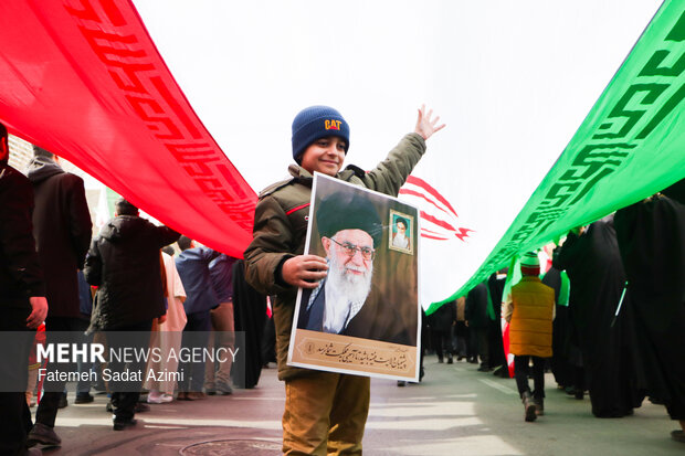 زیر پرچم الله نشان