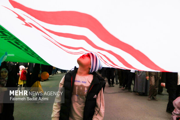 زیر پرچم الله نشان